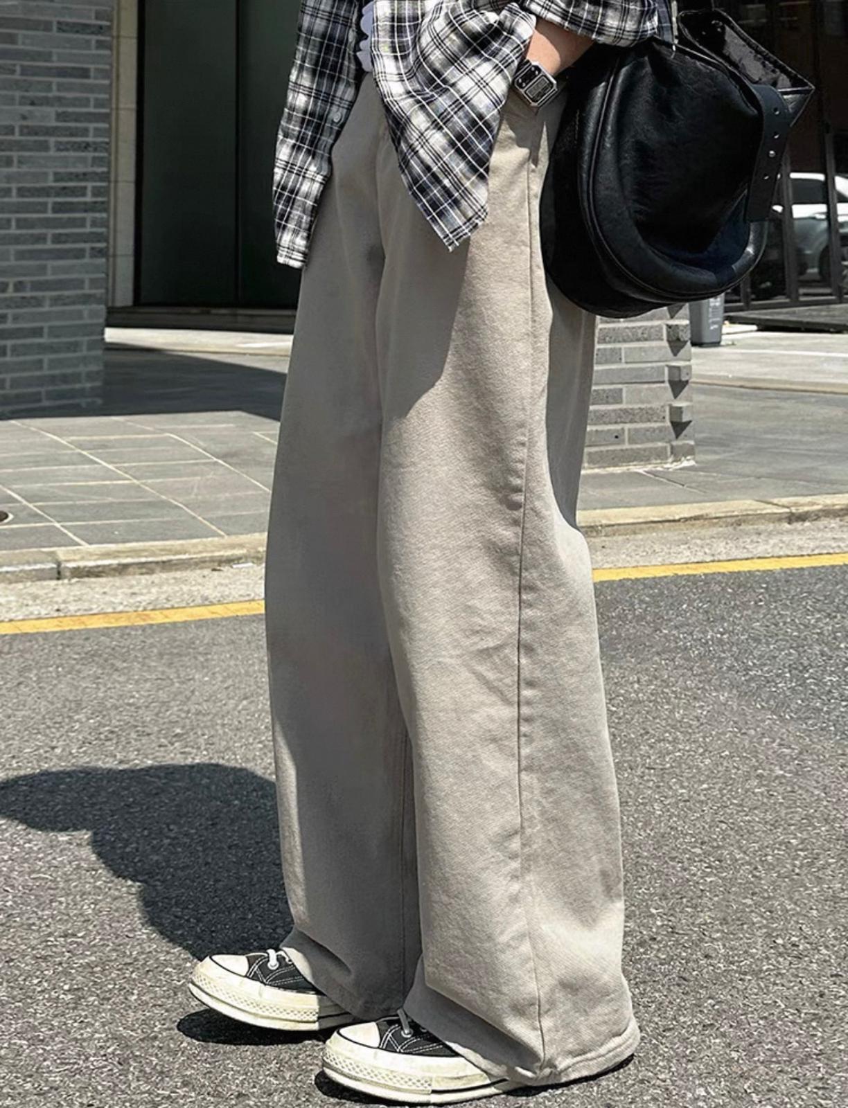 Off White Oversized Jeans